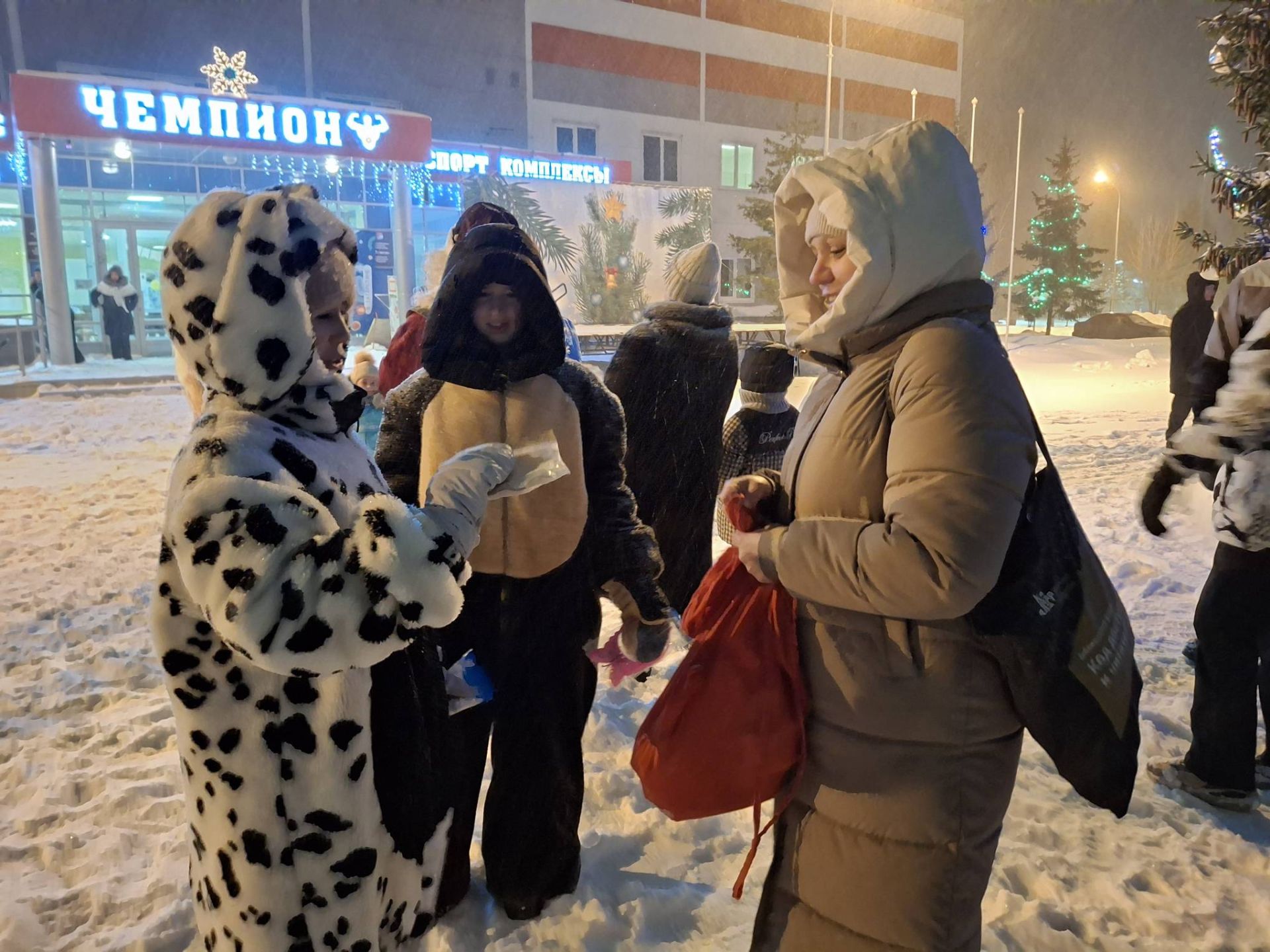Рождественскую игровую программу для детей провели в парке Верхнего Услона