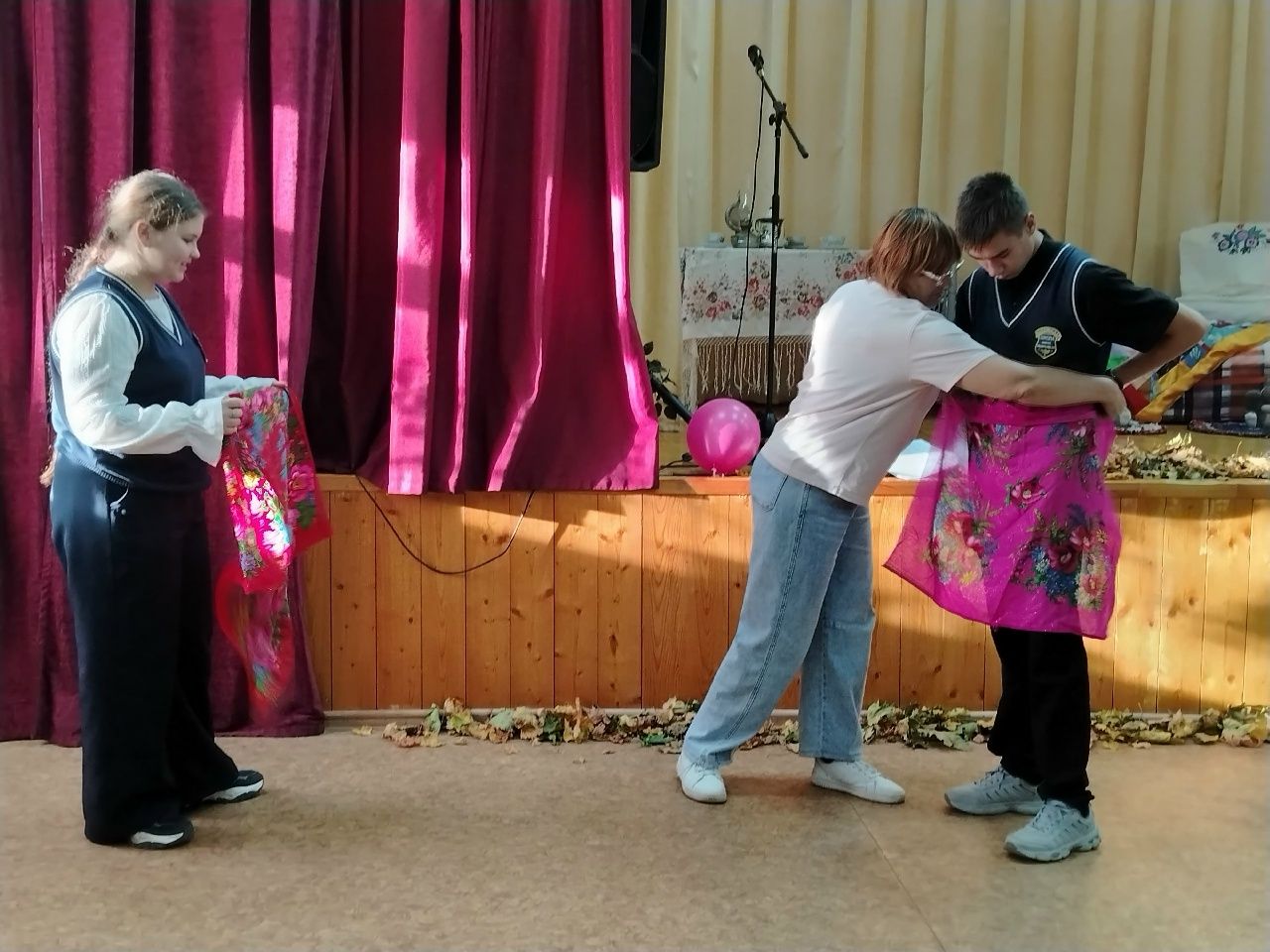 Кильдеевские дети поиграли в осенние игры и конкурсы