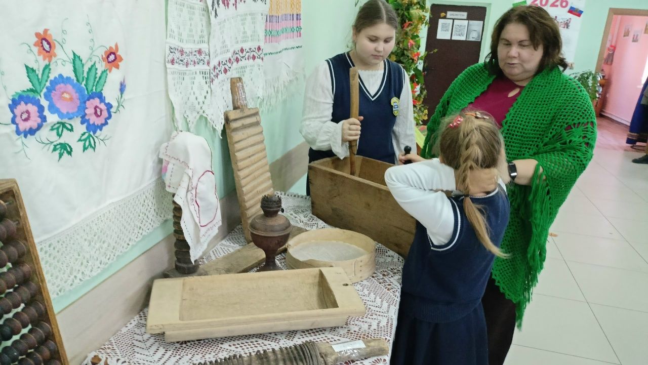 Кильдеевским школьникам показали предметы старины