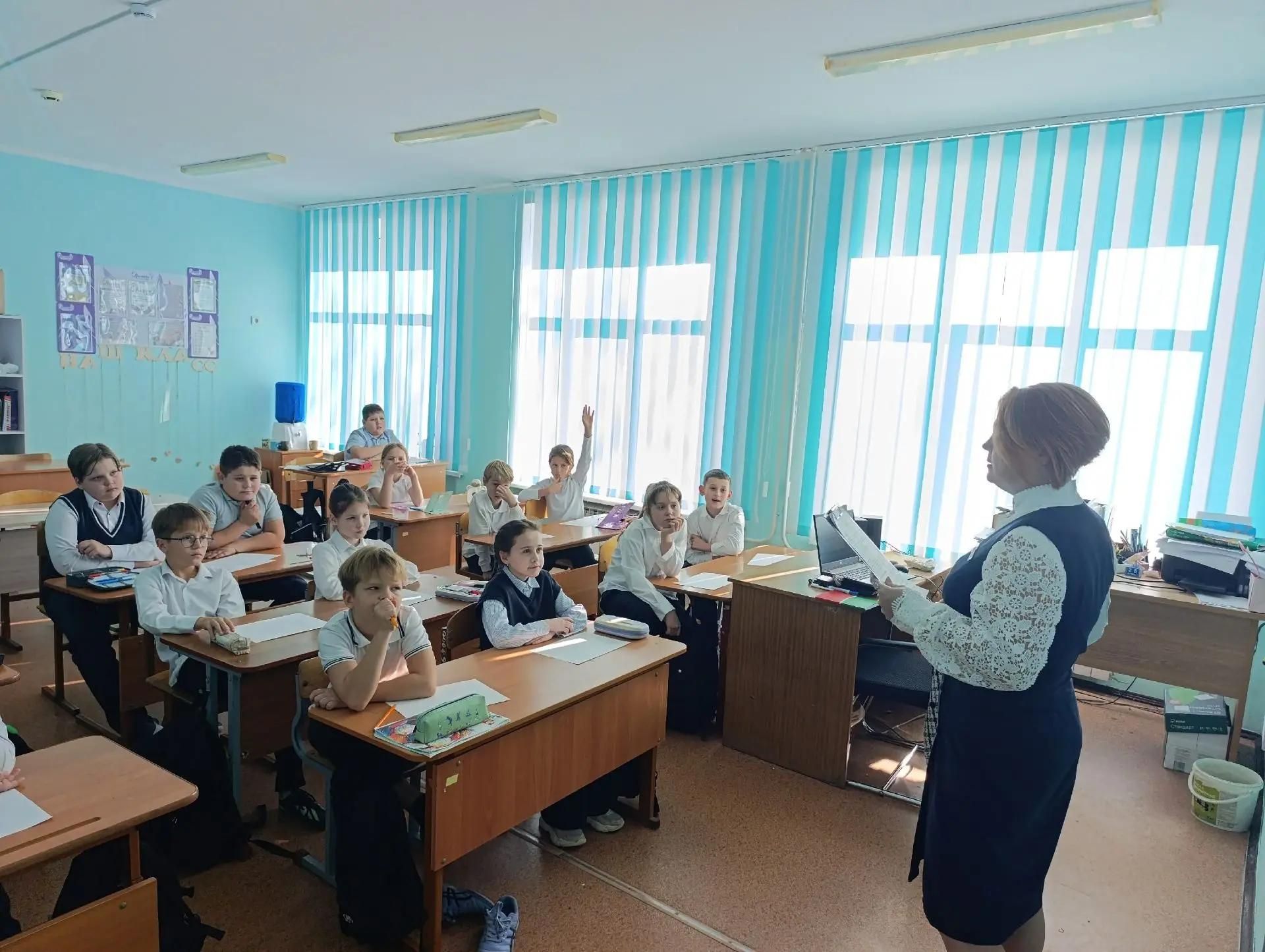 Югары Ослан мәктәбендә Татарстан Конституциясе көнен билгеләп үттеләр