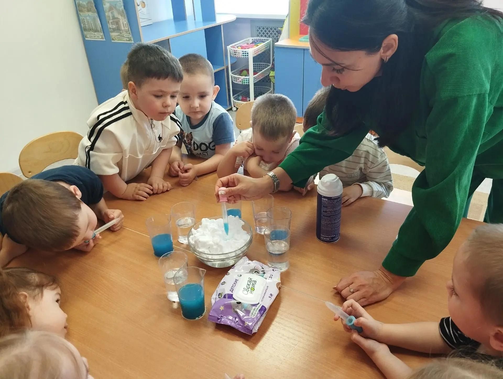 «Каенкай»да кечкенә тикшеренүчеләр яңгыр һәм су әйләнеше серләрен ачтылар