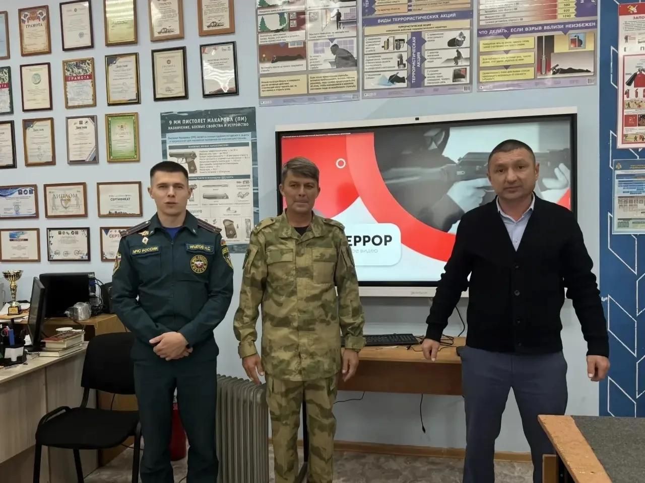 Гимназия укучыларына ут белән сак булу күнекмәләрен аңлаттылар