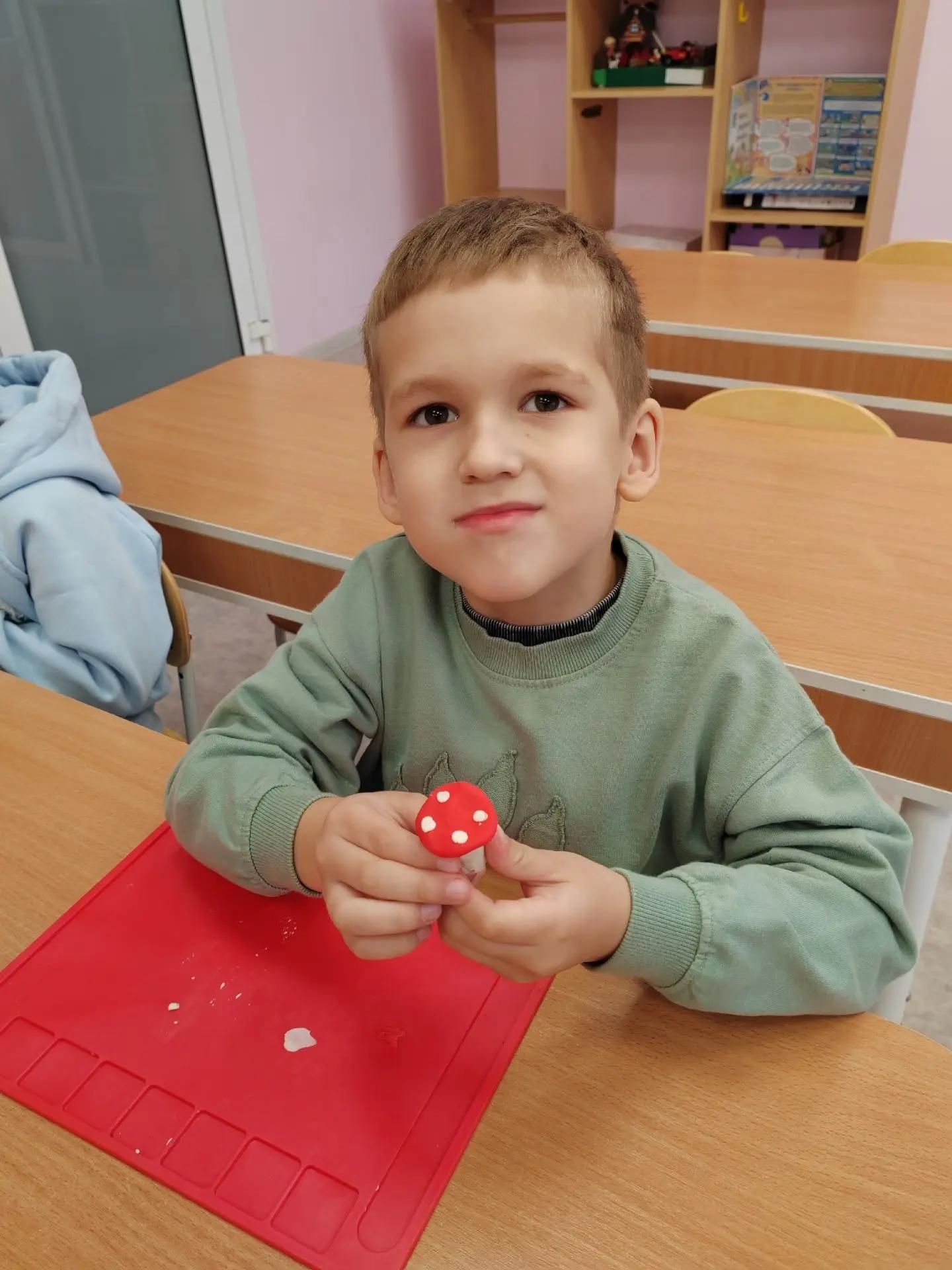 Балалар гөмбәләрнең төрләре белән таныштылар