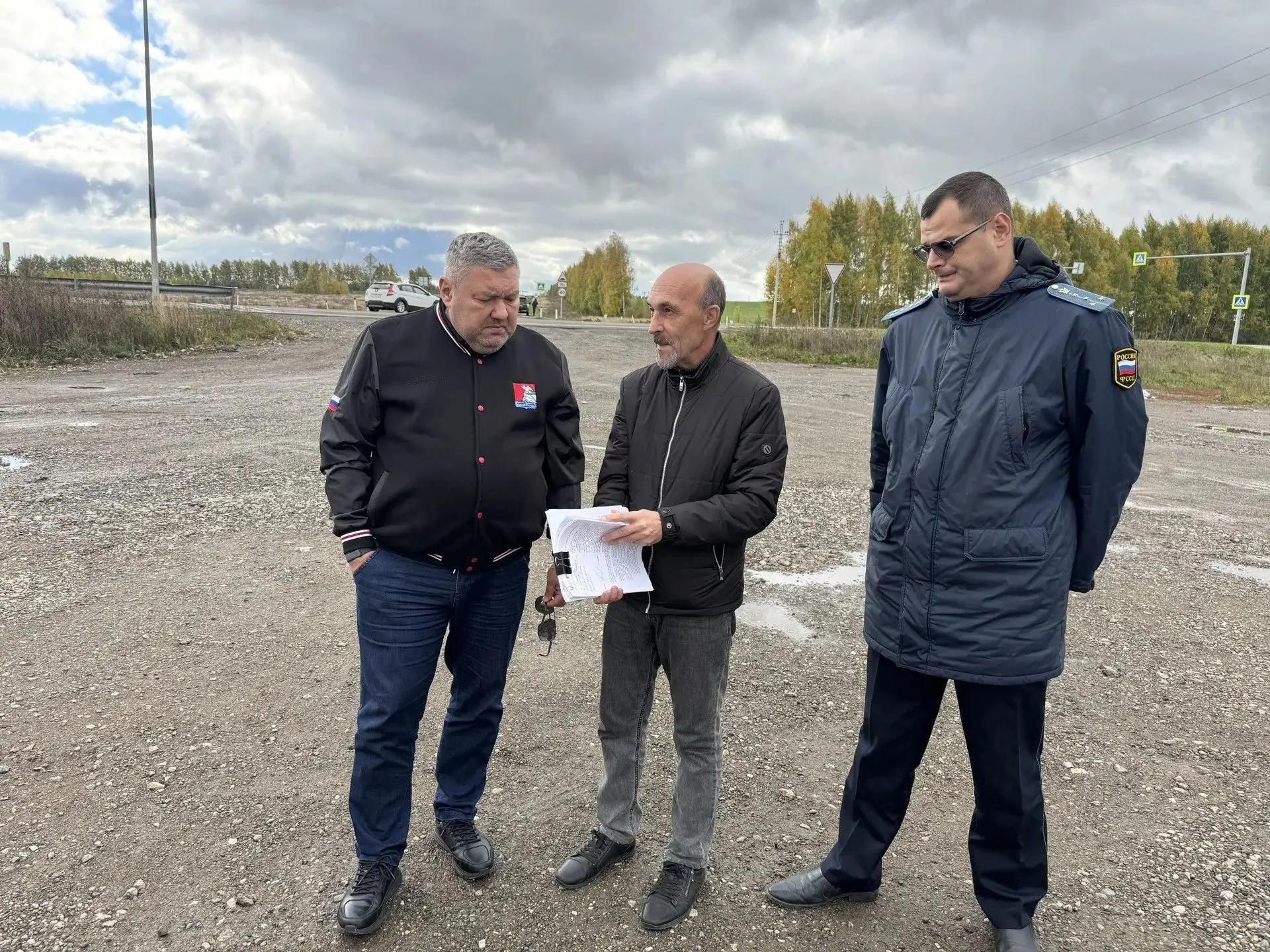 Глава Верхнеуслонского района потребовал убрать незаконные объекты на трассе
