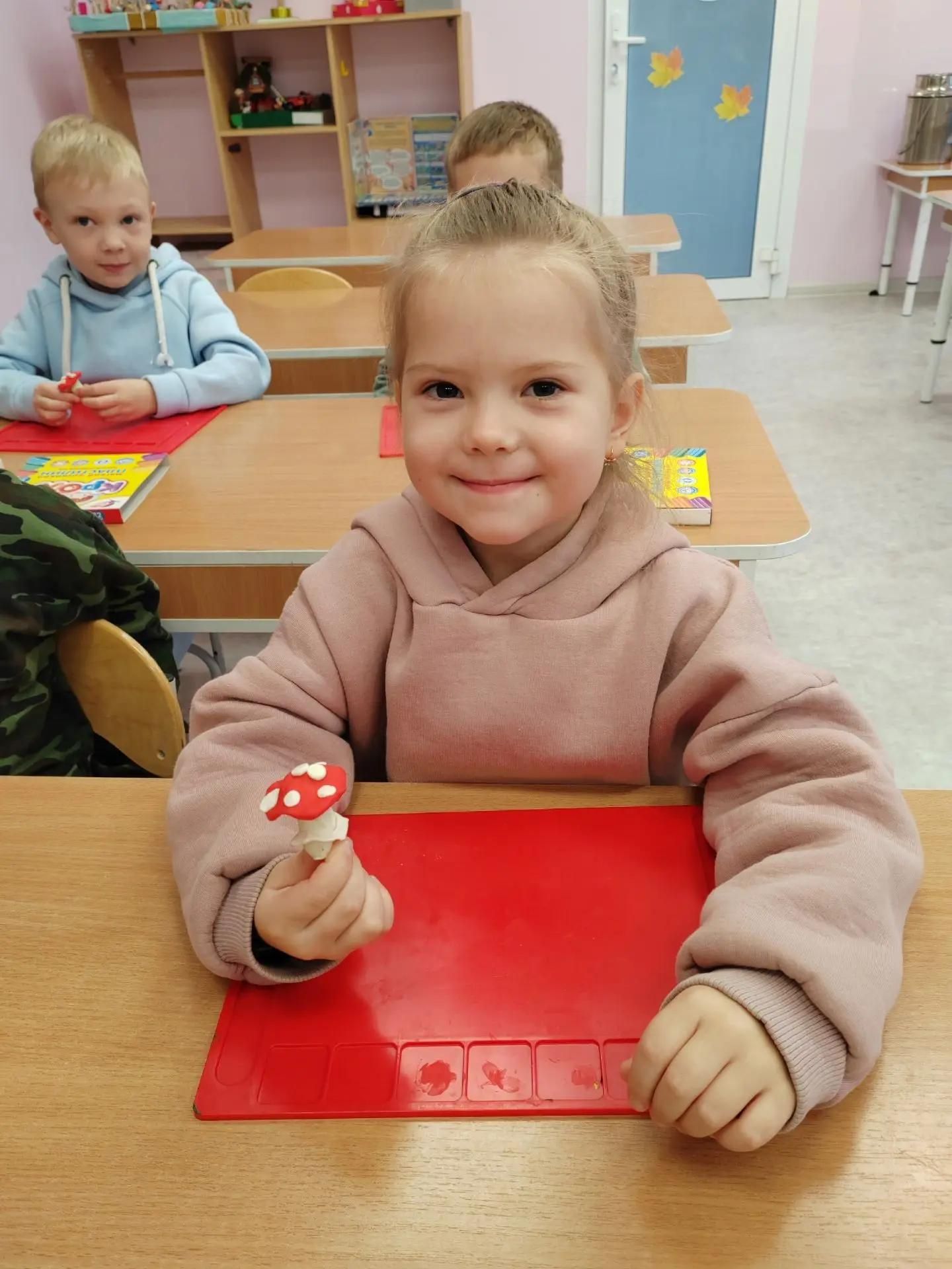 Балалар гөмбәләрнең төрләре белән таныштылар