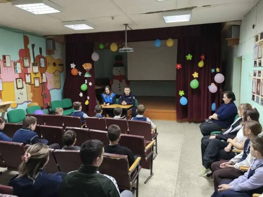Сотрудники ГИБДД провели беседу о ПДД со школьниками Верхнеуслонского района