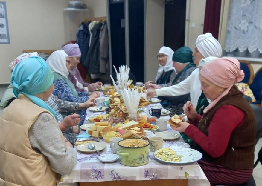 В Вахитове провели ифтар в честь Рамадана для родителей бойцов СВО
