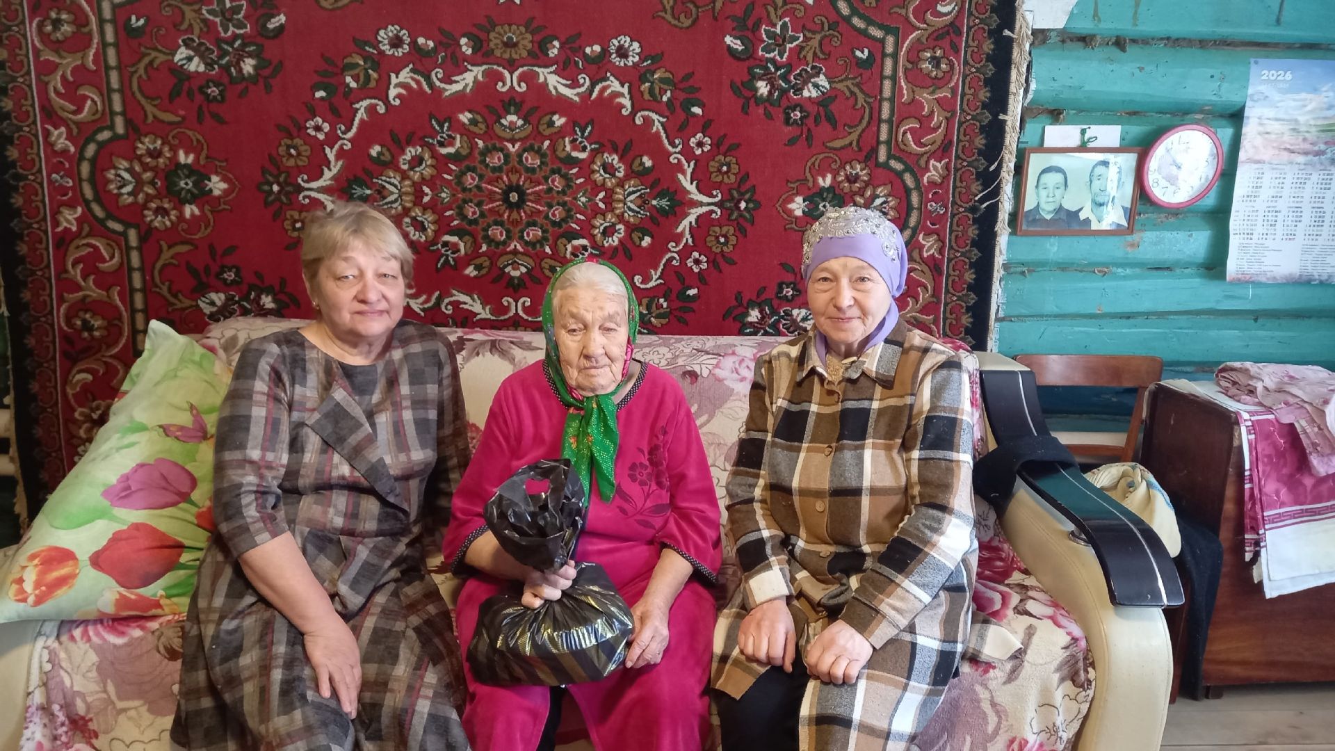 Минсылу Зиганшиной вручили подарки на 87-летие в честь месяца Рамадан