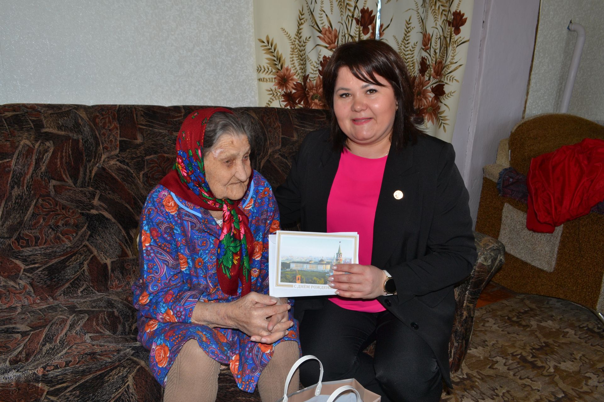 «Надышаться не можем»: в Макулове встретили 95-летие Нины Щипачевой