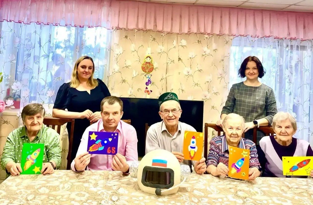 Космические аппликации: мастер-класс в доме-интернате Верхнего Услона