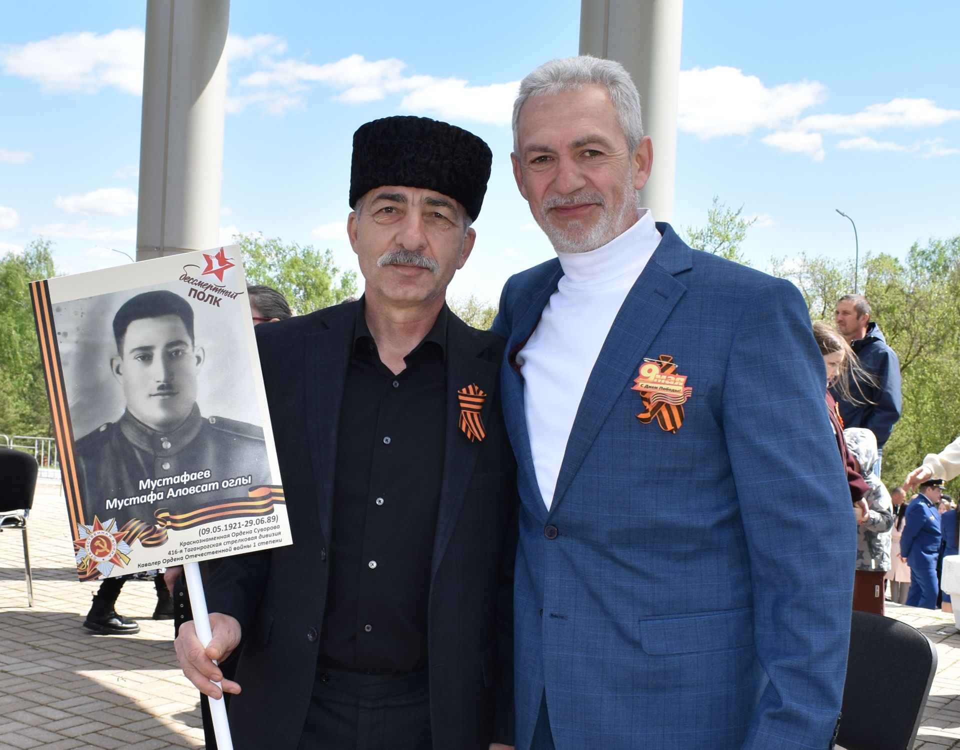 Парад Победы в Верхнем Услоне: слёзы, песни и белые голуби