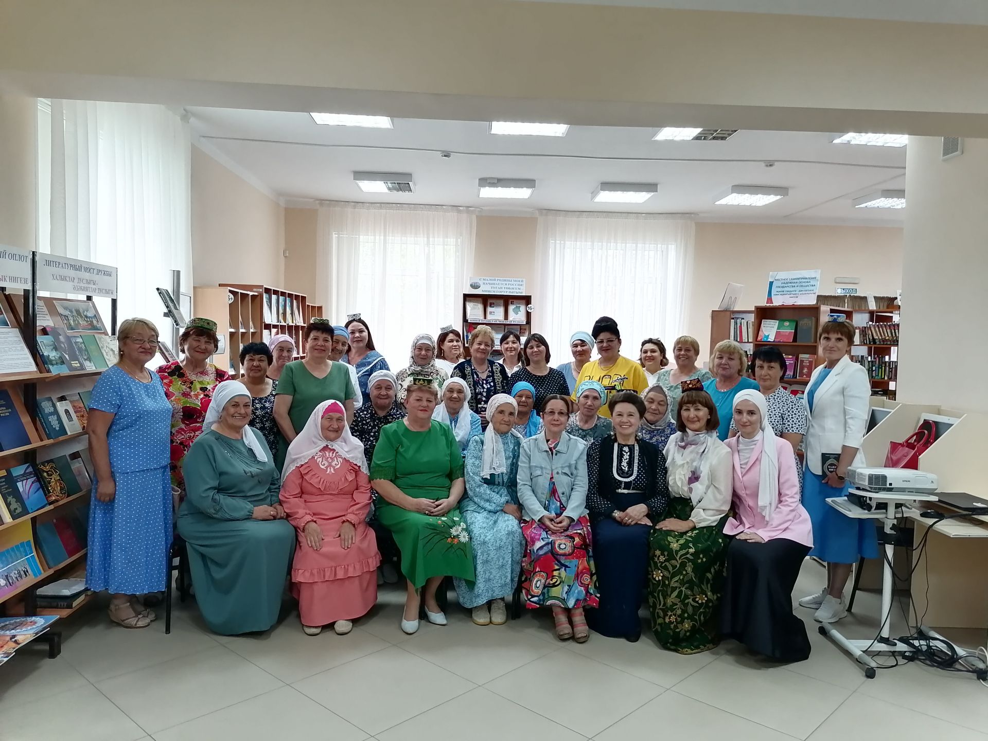 Встреча с писательницей и общественным деятелем прошла в Верхнем Услоне