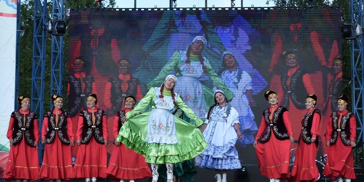 Ложки с яйцами, мешки и салют: как гуляли на Сабантуе в Верхнем Услоне
