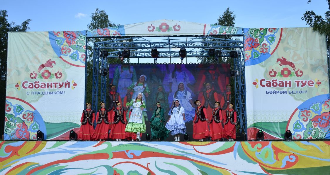 Ложки с яйцами, мешки и салют: как гуляли на Сабантуе в Верхнем Услоне