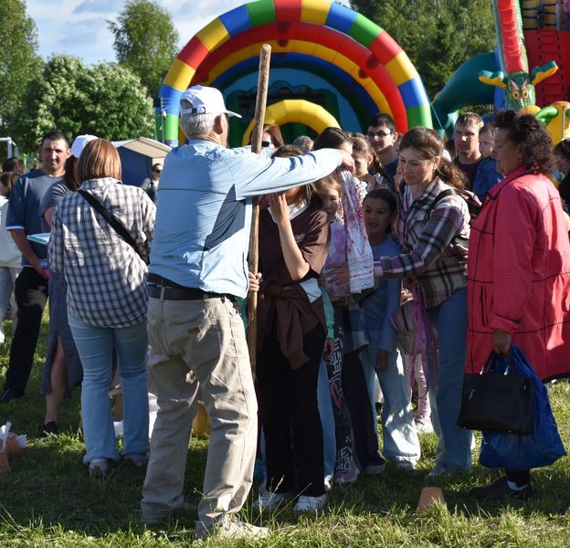 Ложки с яйцами, мешки и салют: как гуляли на Сабантуе в Верхнем Услоне