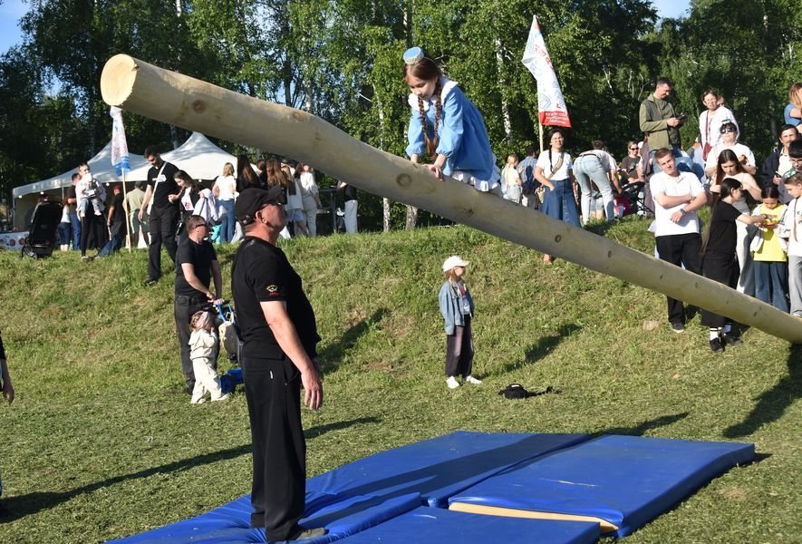 Ложки с яйцами, мешки и салют: как гуляли на Сабантуе в Верхнем Услоне