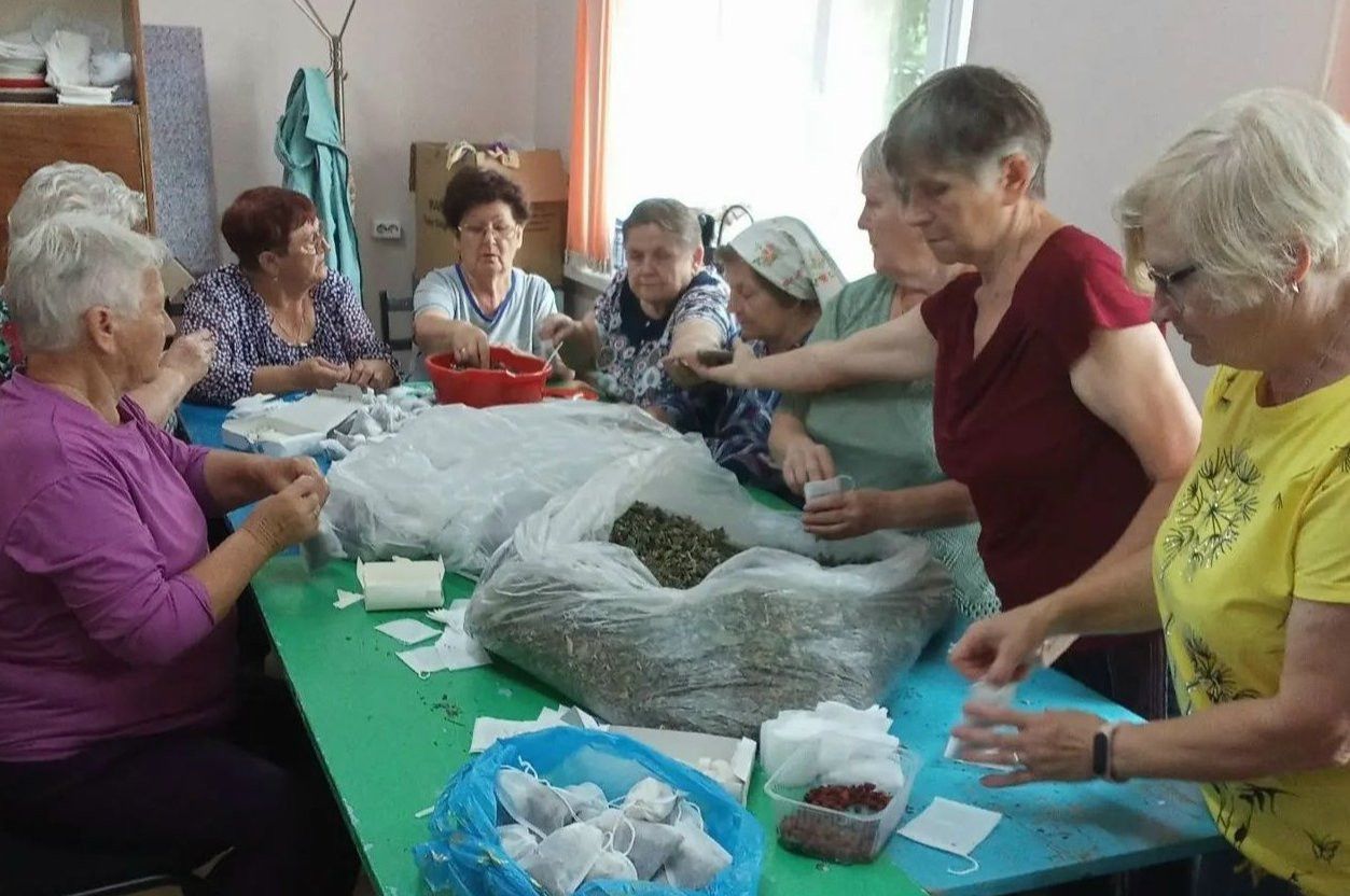 Волонтёры из Куралова приготовили 468 пакетиков чая и бельё для бойцов