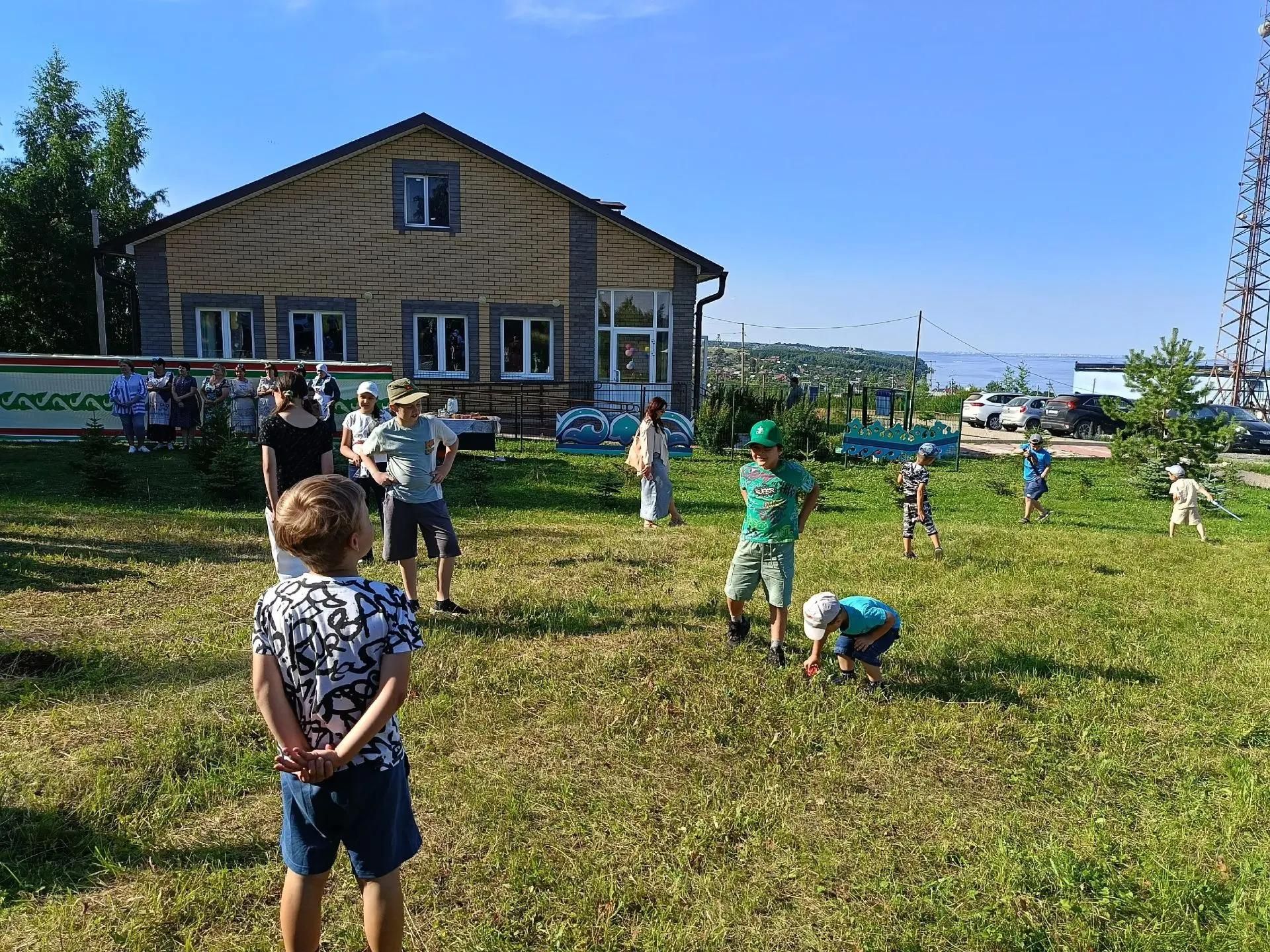 Вахит балалары төрле халыкларның мәдәнияте белән таныштылар
