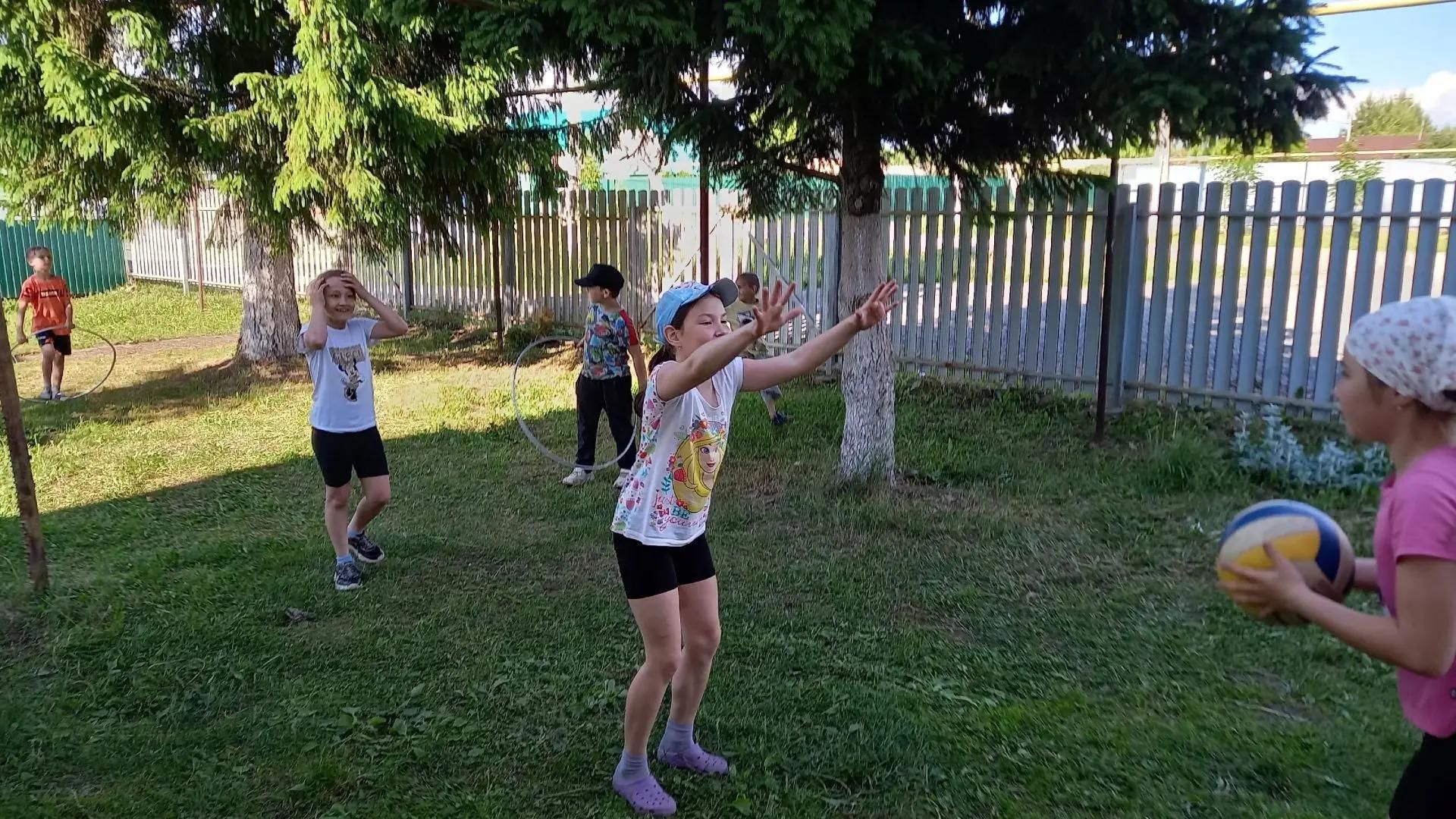 Вахит балалары төрле халыкларның мәдәнияте белән таныштылар