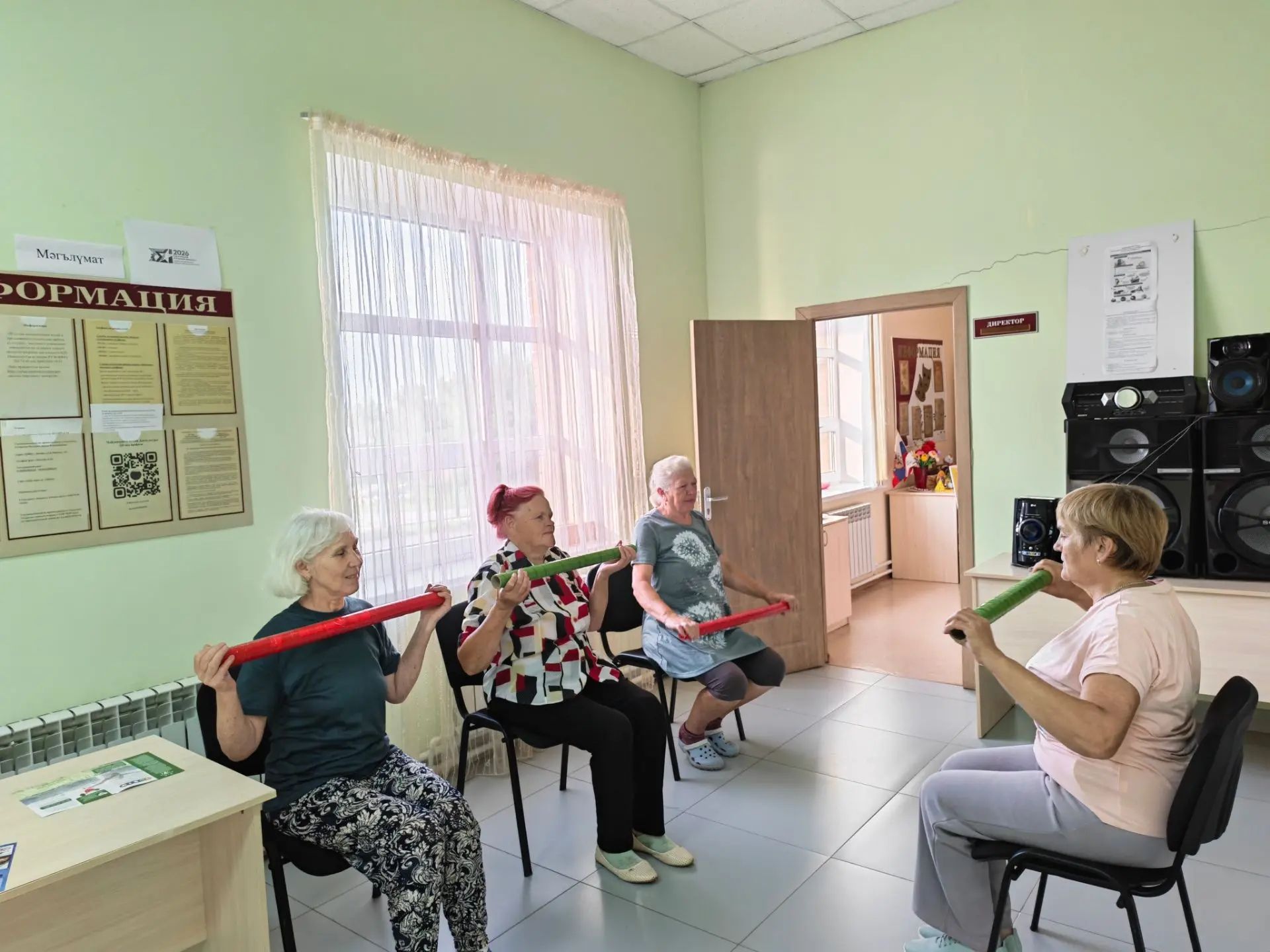 Пенсионеры в Майдане освоили суставную гимнастику и зарядку