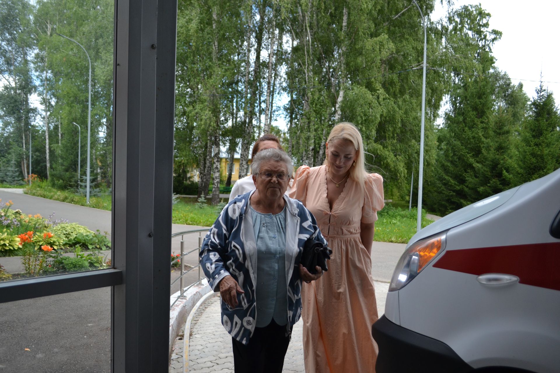 История спасения в Верхнем Услоне: она приехала сказать спасибо