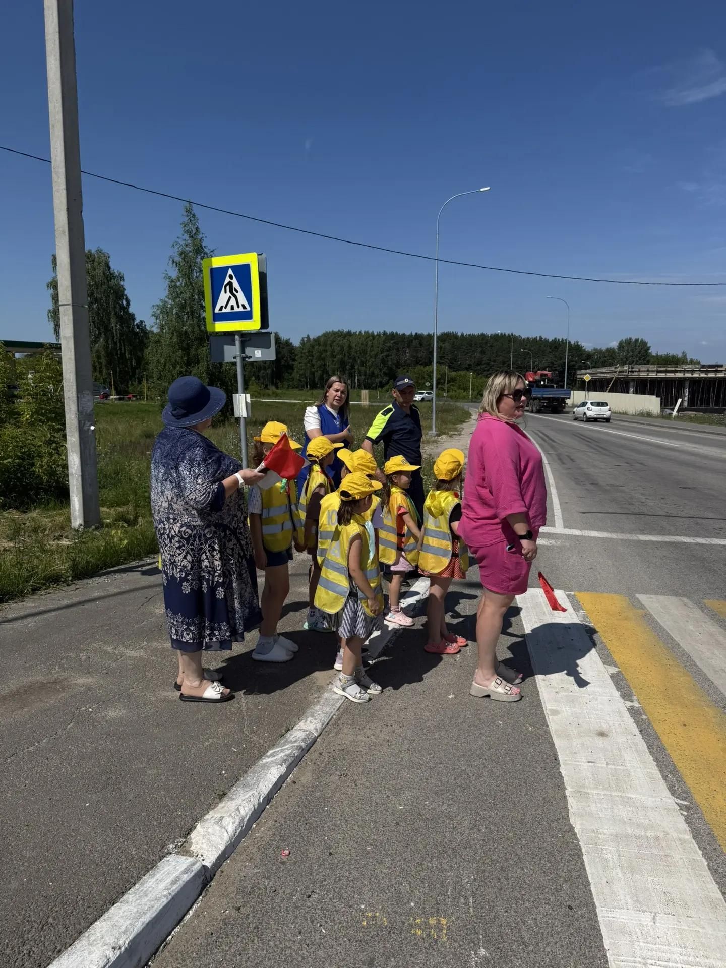 В Верхнем Услоне провели акцию «Безопасный переход» для водителей и дошколят