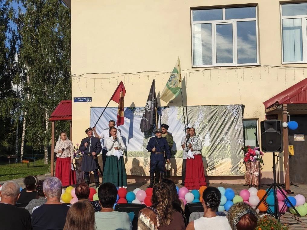 В Куралове чествовали первоклассников и героев на Дне села