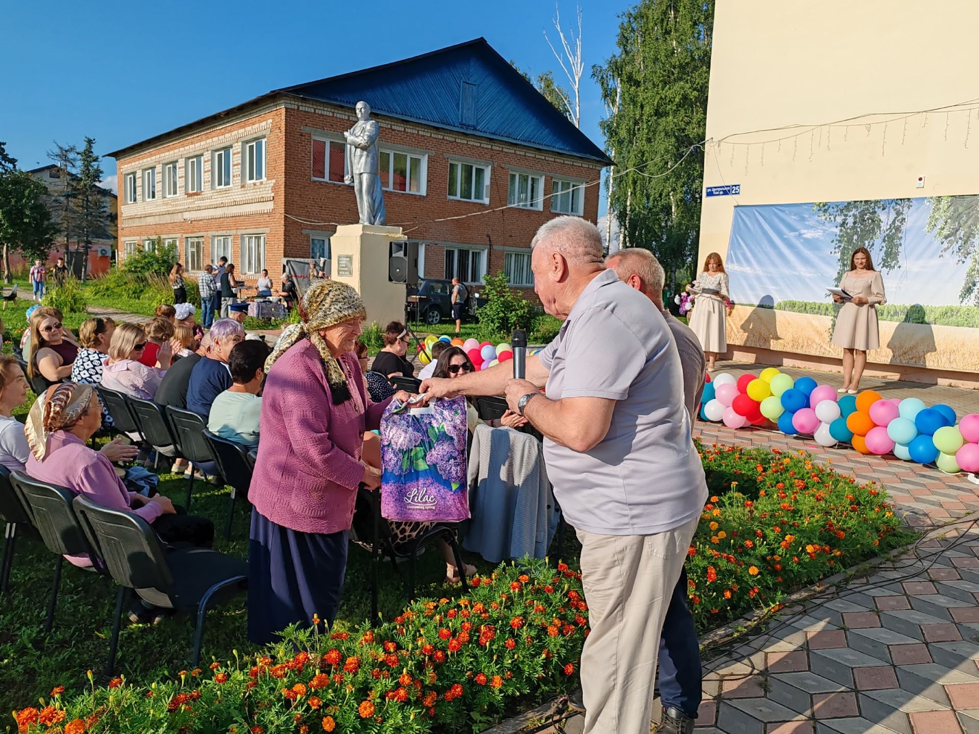 В Куралове чествовали первоклассников и героев на Дне села