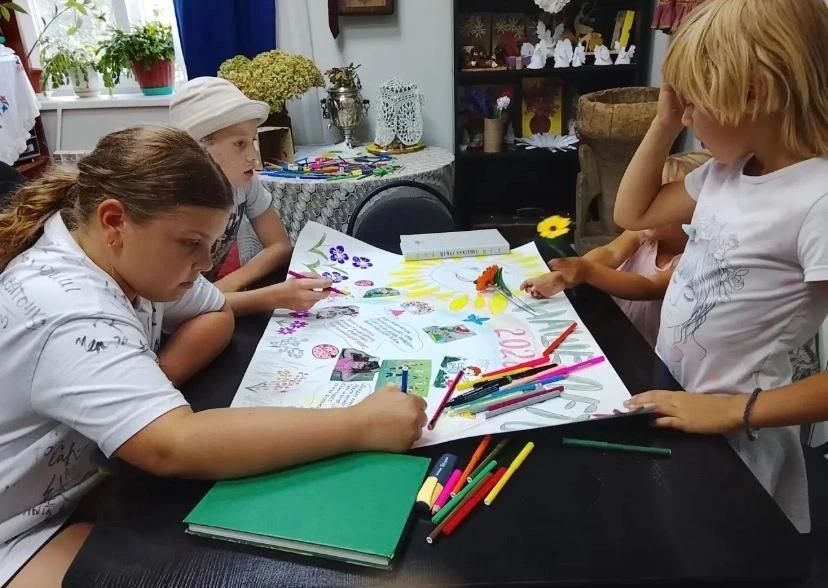 Мәмәтхуҗада балалар җәйне рәсемгә төшерделәр