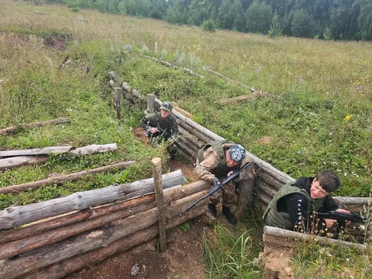 На горе Соколка прошли военно-патриотические сборы для молодёжи