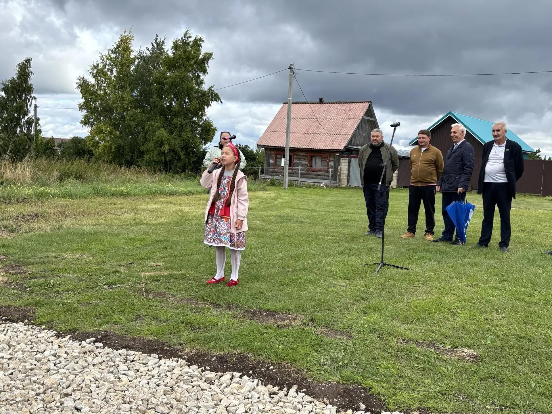 В Гребенях открыли дорогу по программе самообложения
