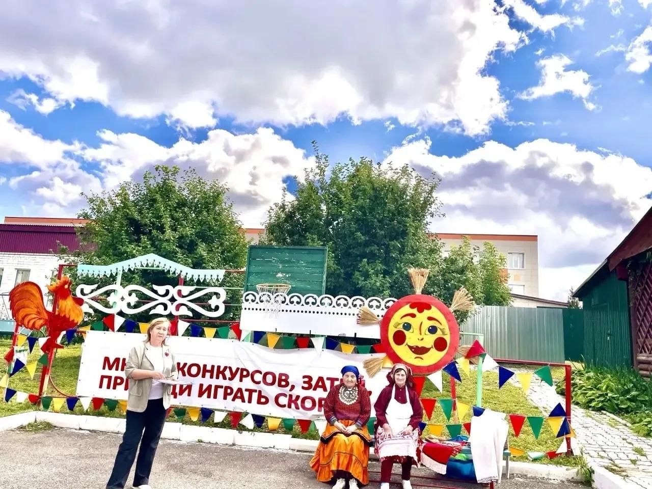 Интернат-йортта төрле халыкларның милли киемнәре белән таныштылар