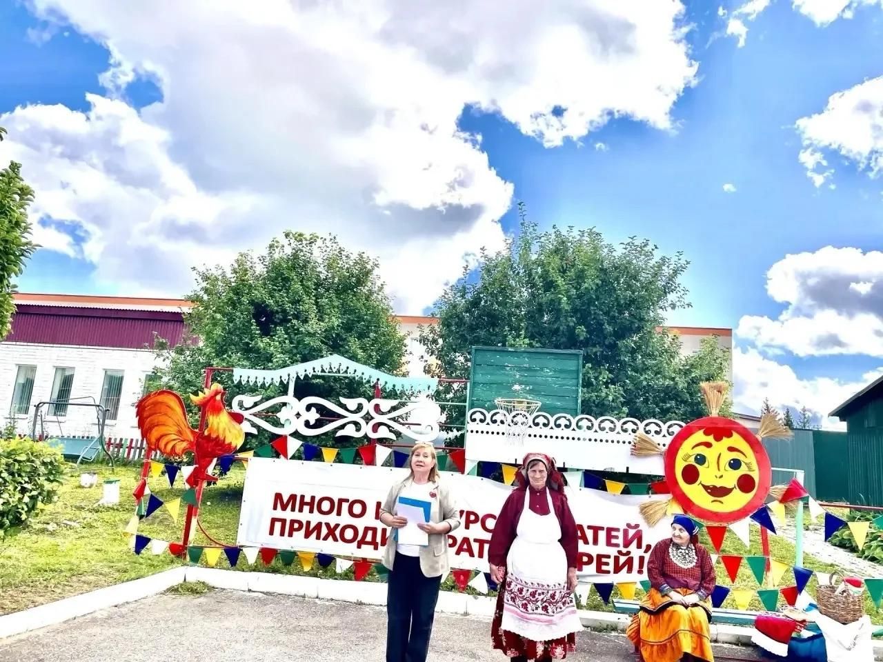 Интернат-йортта төрле халыкларның милли киемнәре белән таныштылар