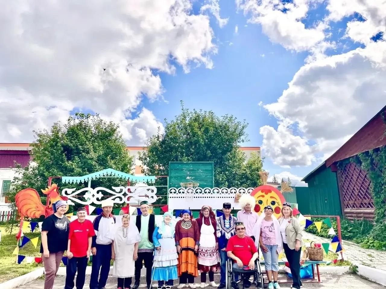 В доме-интернате прошло мероприятие с национальными костюмами