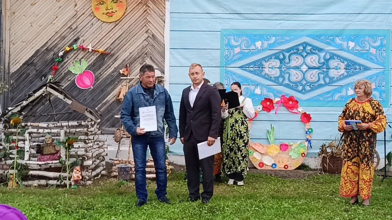 В Ямбулатове прошёл праздник трёх Спасов с концертом и хороводом