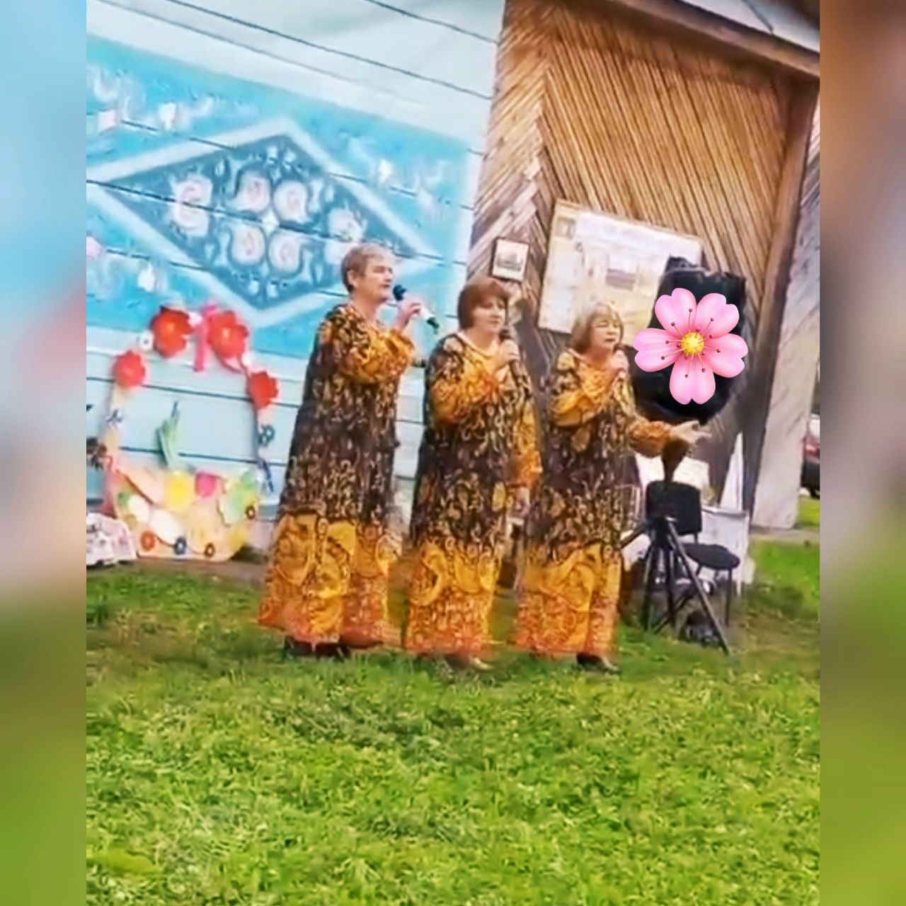 В Ямбулатове прошёл праздник трёх Спасов с концертом и хороводом