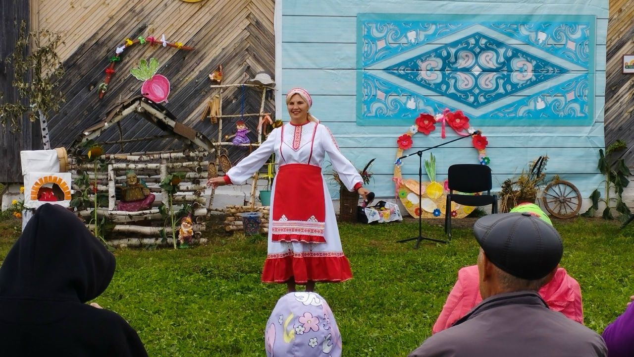 В Ямбулатове прошёл праздник трёх Спасов с концертом и хороводом