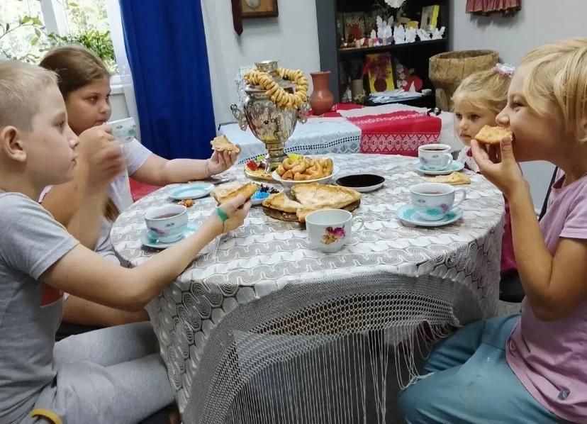 Мәмәтхуҗада самавыр чәе белән сыйландылар