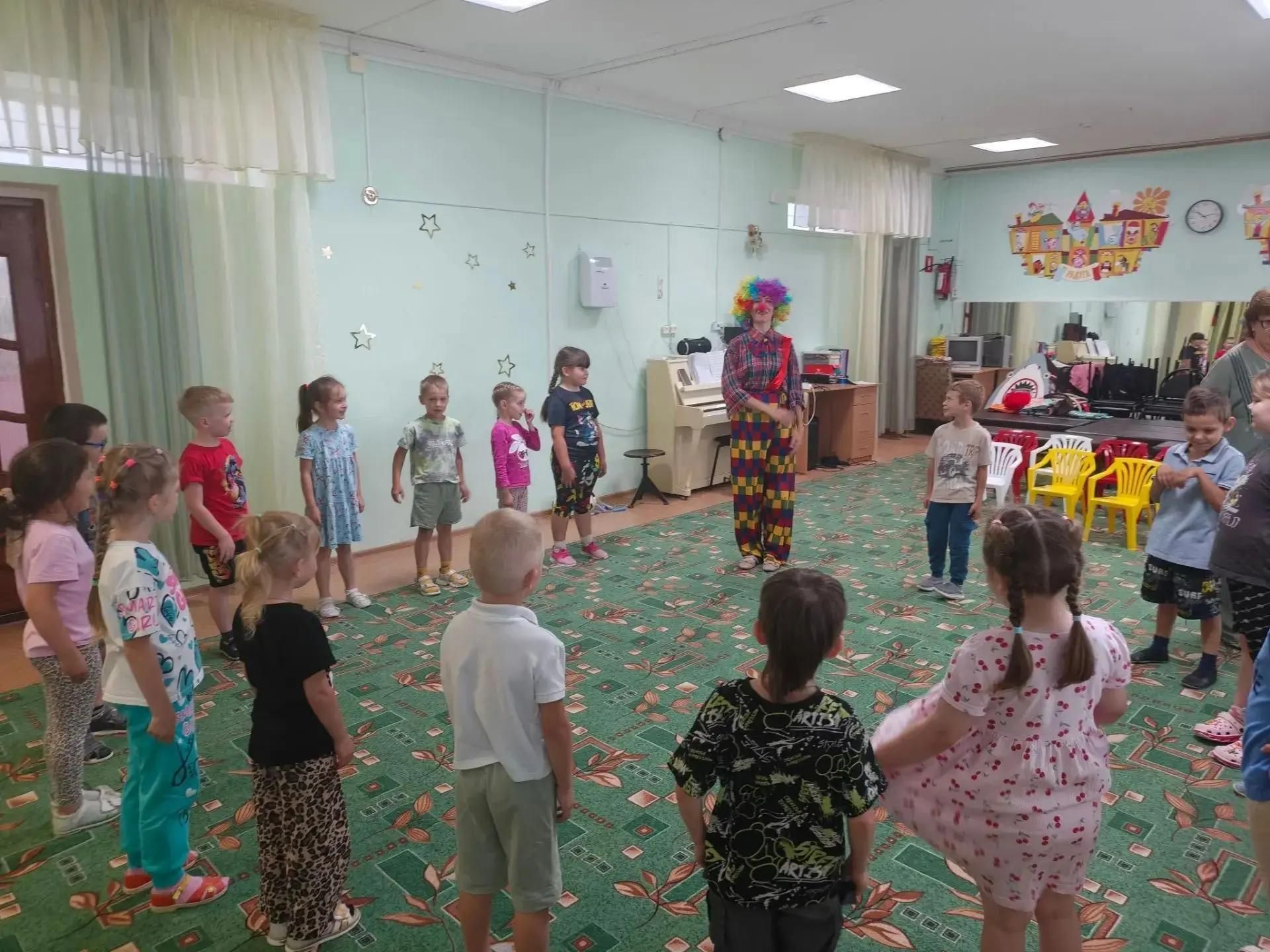 “Каенкай” балалар бакчасында клоун Клепа белән бәйрәм үткәрделәр