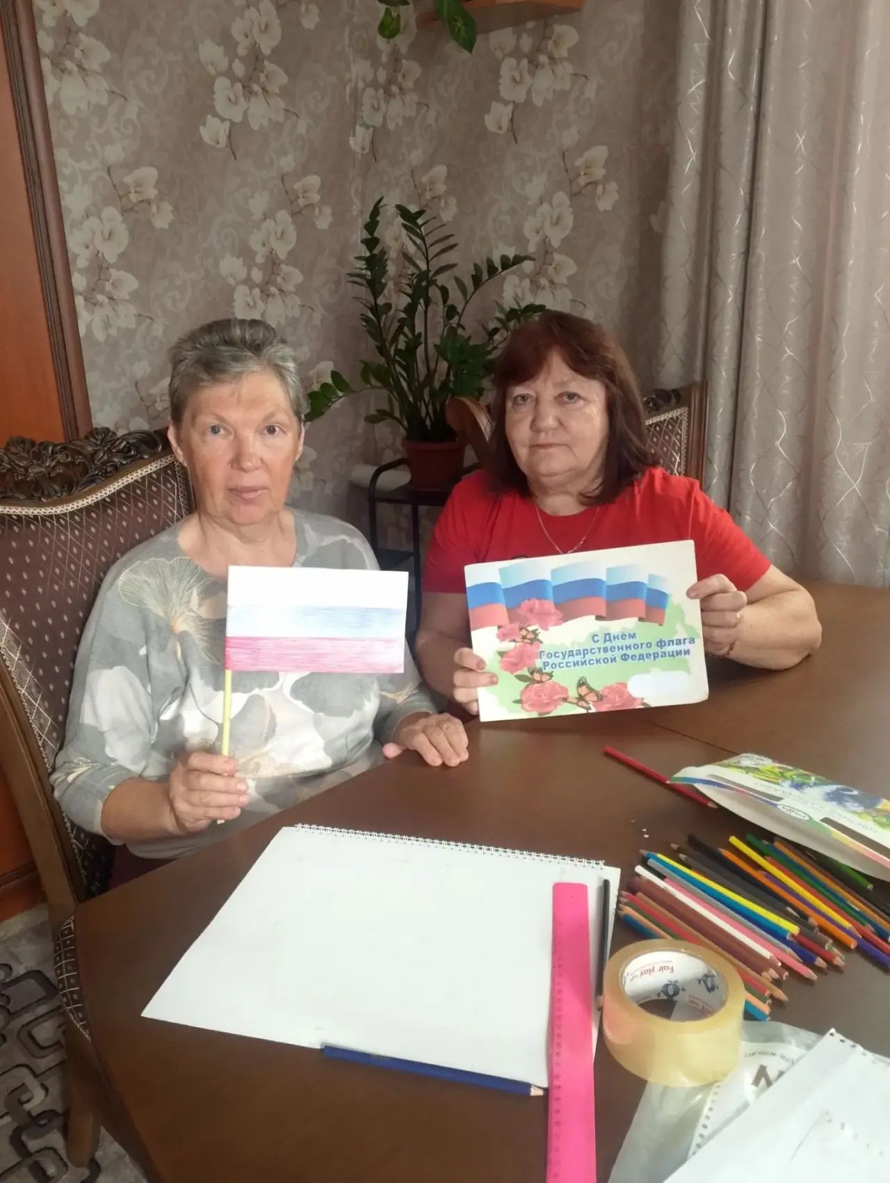 Мастер-класс «Три символа флага» прошёл в «Островке надежды»