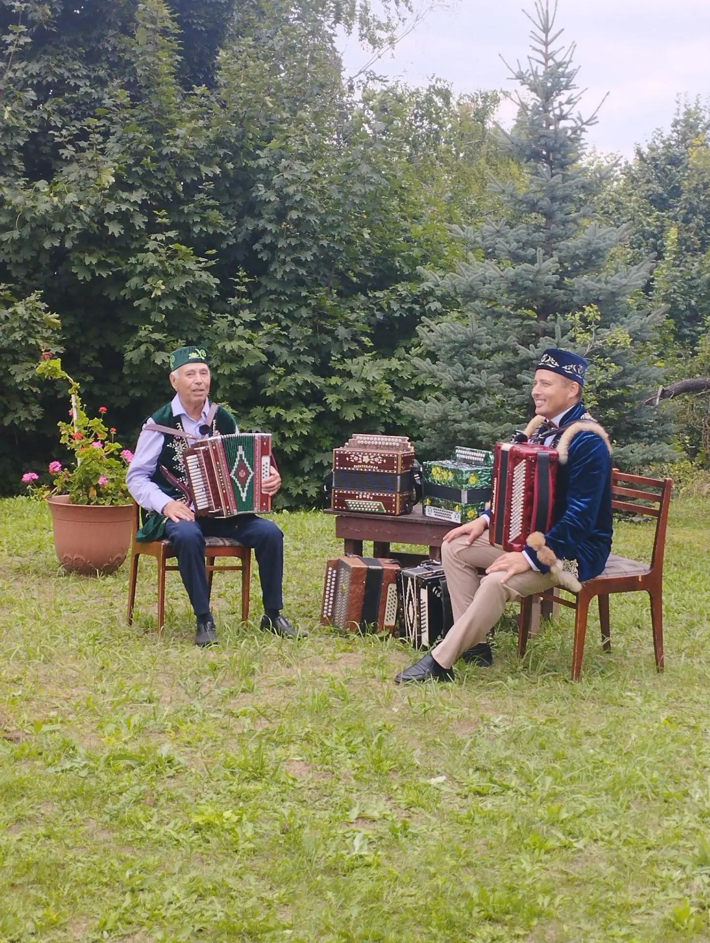 Телеканал ТНВ снял программу о народном коллективе «Иделькэй»