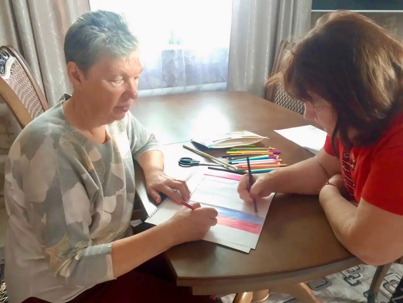 Подопечные «Островка надежды» участвовали в мастер-классе ко Дню флага России