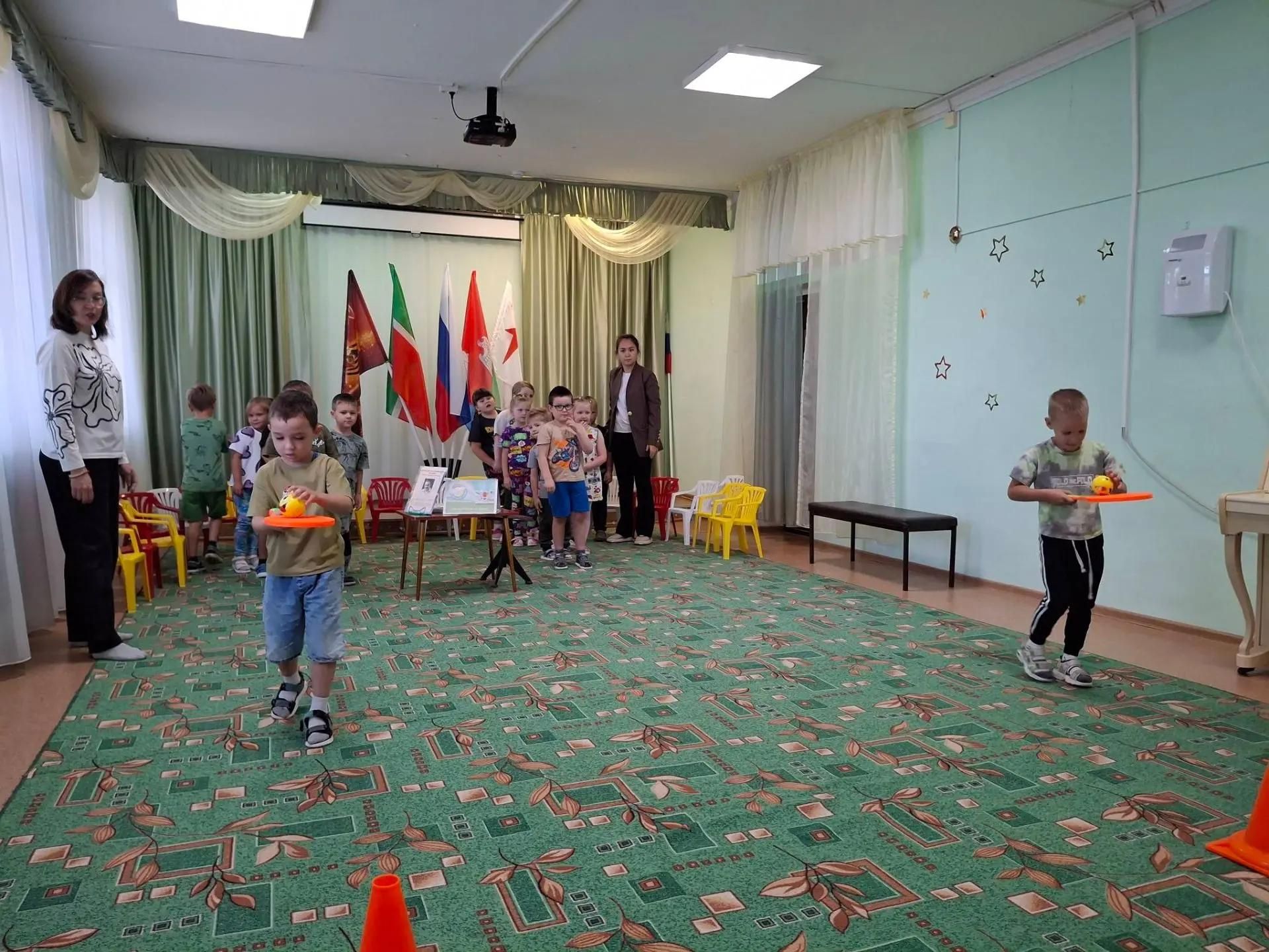 Балалар Виталий Бианки иҗаты белән таныштылар