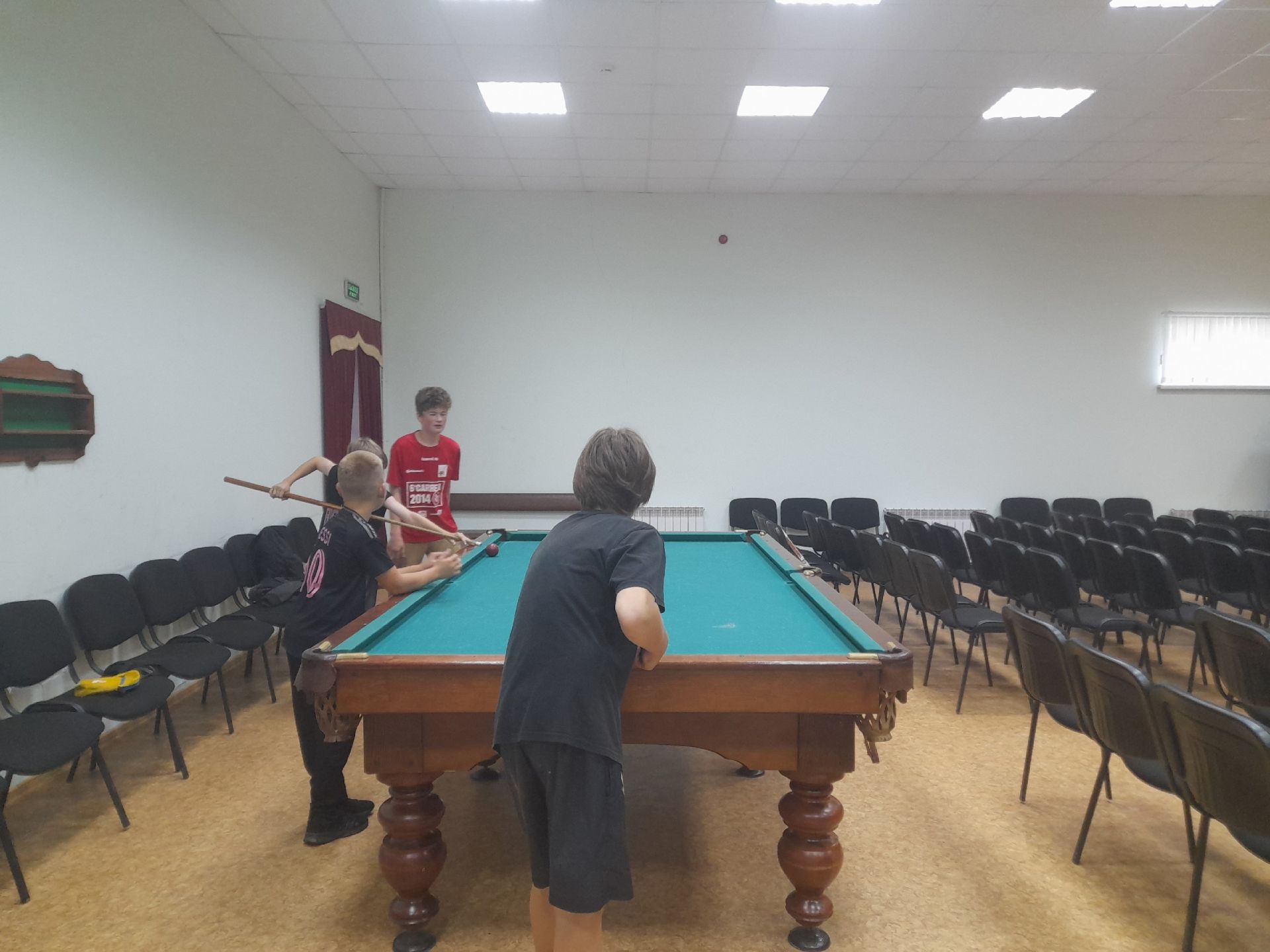 Молодежь в Шеланге приняла участие в турнире по бильярду