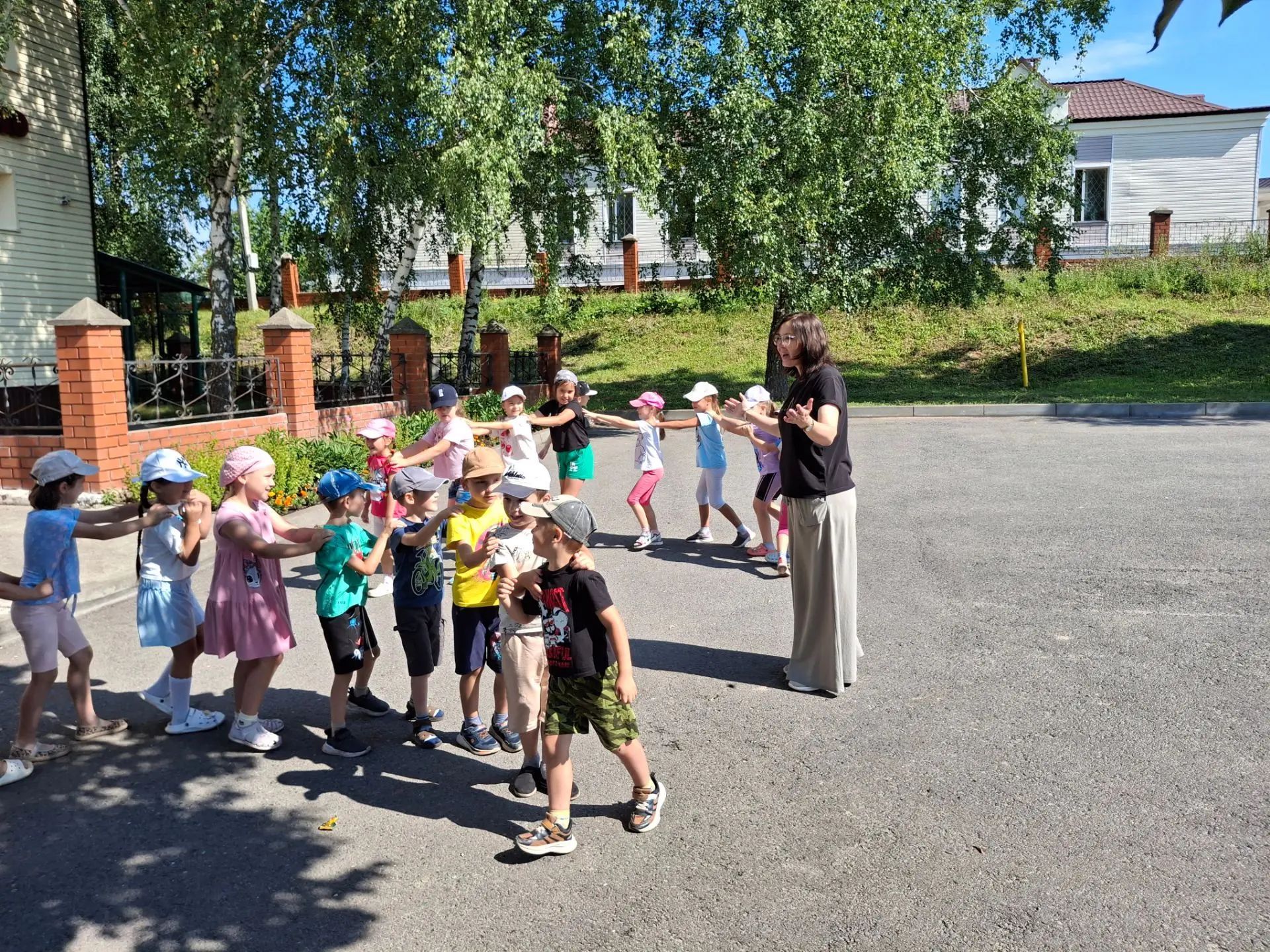 Балалар Светофор көнен кызыклы һәм файдалы үткәрделәр