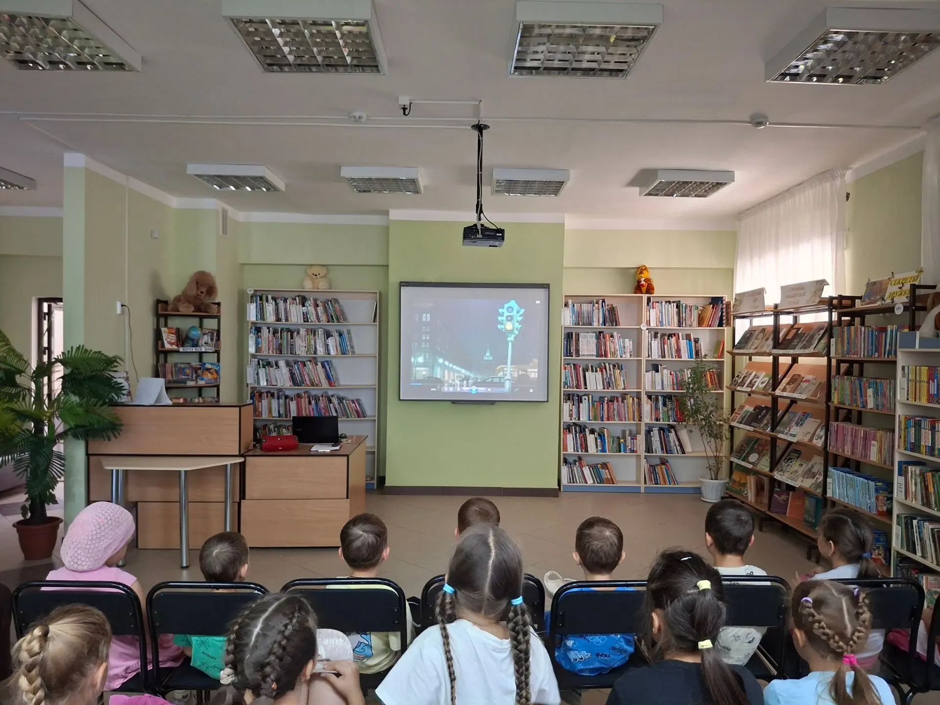 Балалар Светофор көнен кызыклы һәм файдалы үткәрделәр
