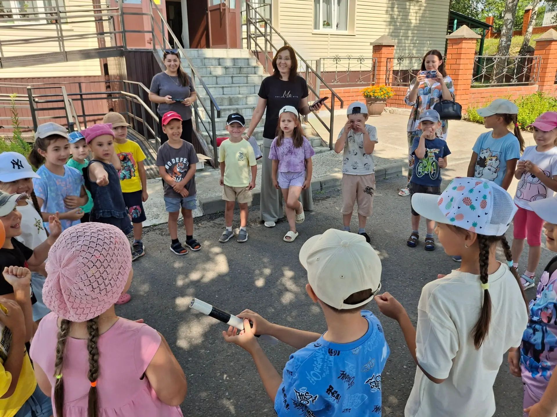 Балалар Светофор көнен кызыклы һәм файдалы үткәрделәр