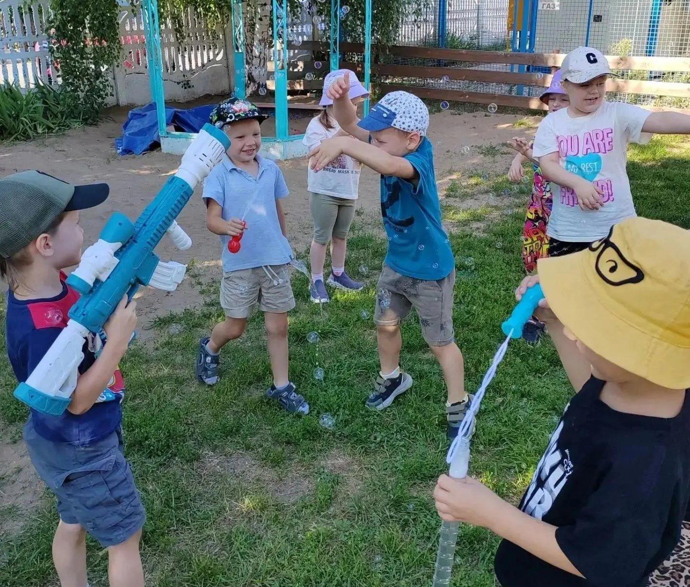 Балалар бакчасында Сабын куыклары көне үтте