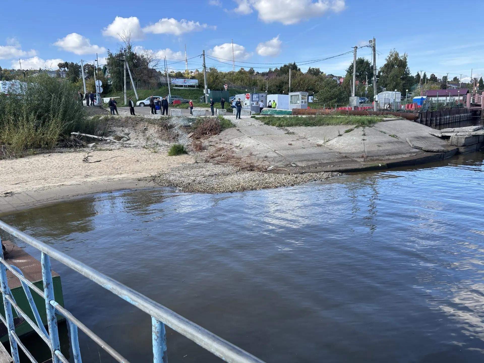 Большегруз снёс пристань в Верхнем Услоне, водитель погиб
