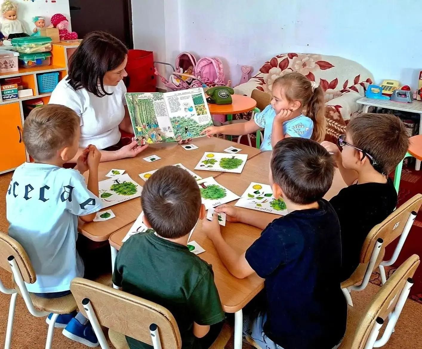 Кечкенә экологлар урманнарны сакларга өйрәнәләр